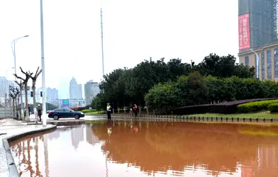 水管爆裂