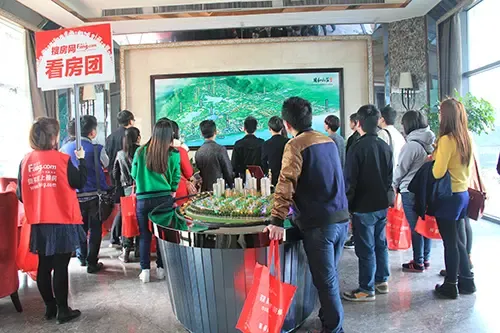 小阳春掀购房热房天下322婚房看房团圆满返航