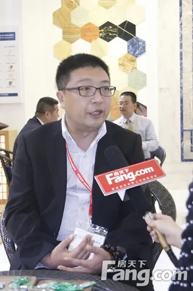 被访嘉宾:简一大理石瓷砖国内营销副总经理 刘毅力 采