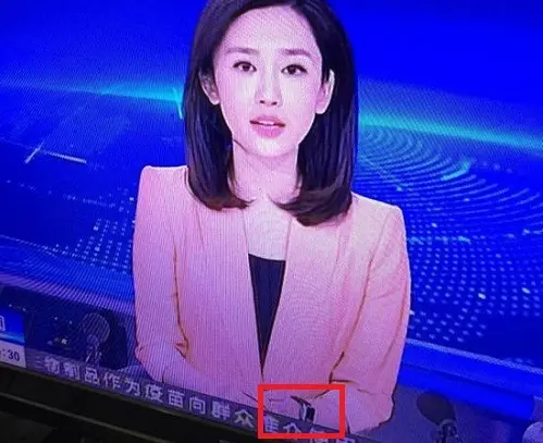 抖音女主播被拍视频_抖音拍照博主女_拍抖音的女主持人