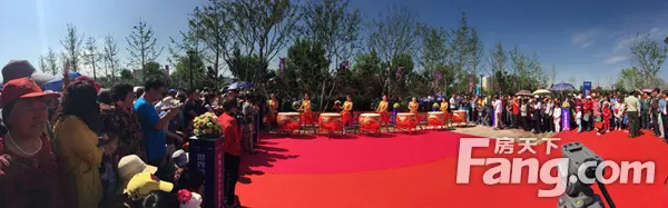 华发九龙湾样板示范区盛装启幕