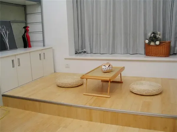 阳台大改造 一张榻榻米让小阳台拥有更多功能