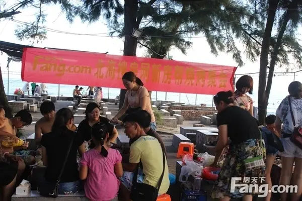 大家沉浸在欢声笑语之中