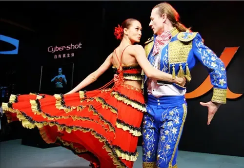 留学西班牙享受舞蹈乐趣弗拉明戈斗牛舞万种风情