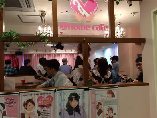 实拍女仆咖啡店 网友：装修有回家的感觉