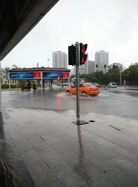 三亚下雨 雨污分流