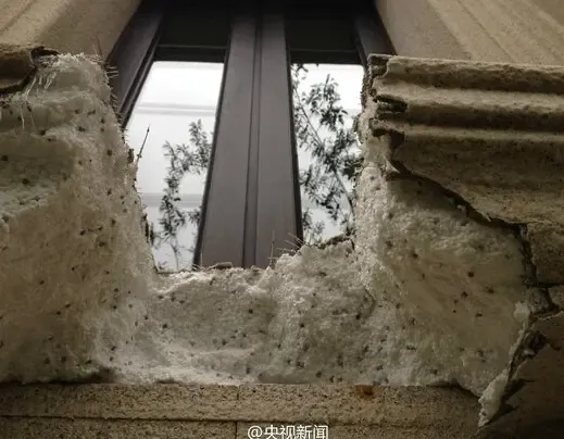 太原一楼盘新房现泡沫墙上百名业主拒收房