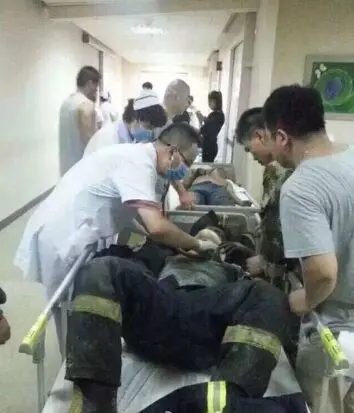 天津危险品爆炸消防员已送往医院