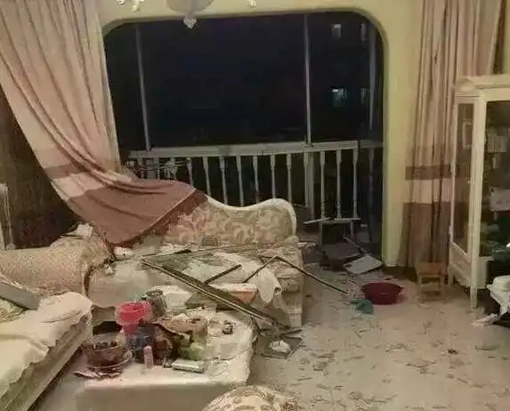 天津仓库爆炸后引发的住宅秘密 