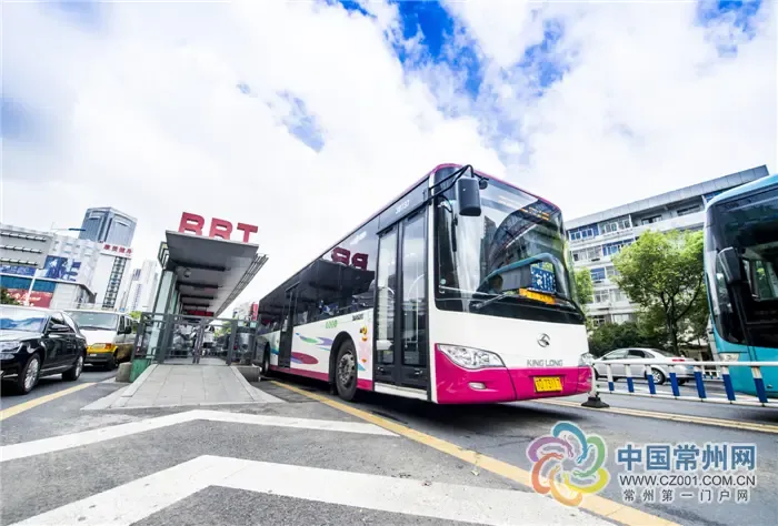 巴士家族彩虹跑谁敢跟常州公交比颜值组图