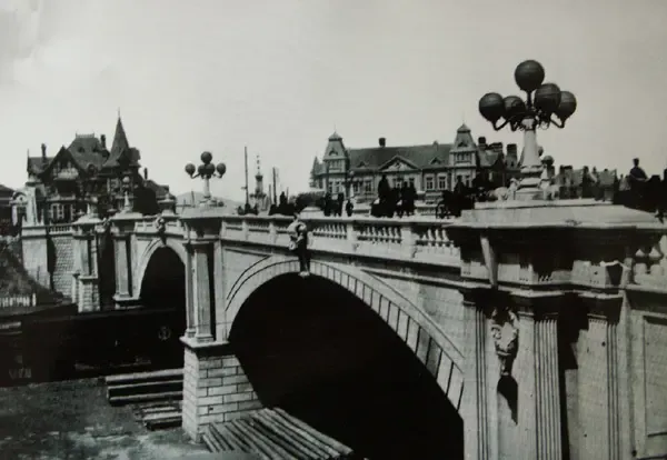 大连老建筑之一大连胜利桥