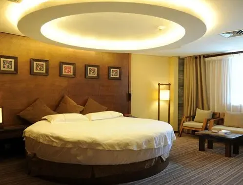 超美的圆床卧室装修效果图