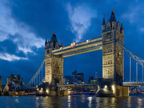 英媒：来自中国移民的变迁 从开餐馆到经营