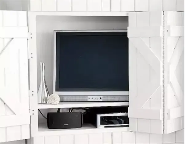 另类电视背景墙装修设计 来看看别人家电视隐藏的客厅装修