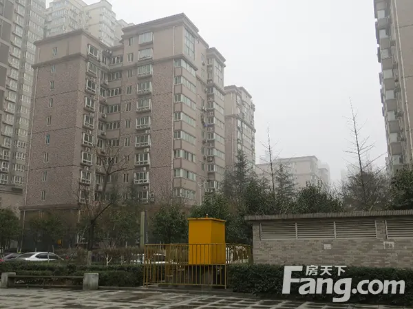 西安海荣10亿底价独占经开区两宗商住地