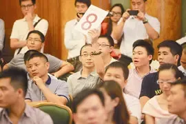 建业、华瑞紫韵底价拿郑州5地 成交额8.3亿