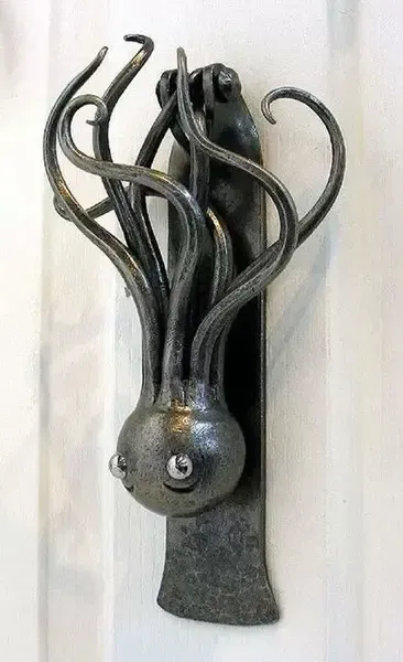 看完这些门把手有没有一种历史的沉淀与厚重感和设计的巧妙与趣味夹杂