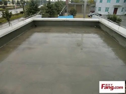 雨后屋顶
