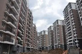 石狮加快片区开发建设 城北又有两幢安置房封顶