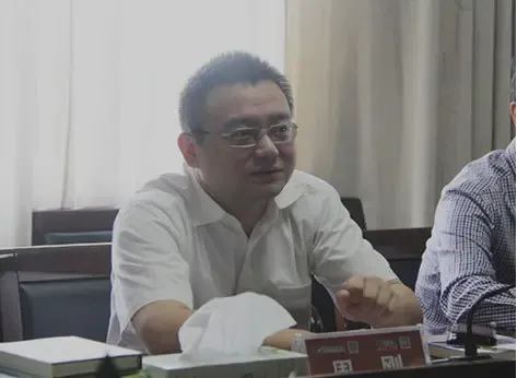 周刚在交流中发言