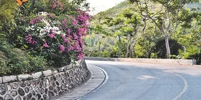 鹿回头海景大道上下坡较多，适合变速跑步练习。