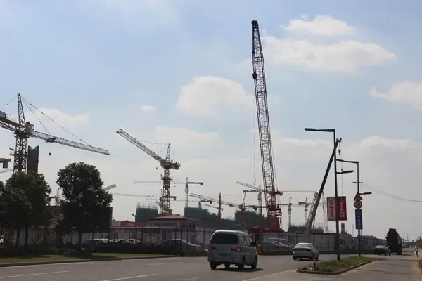 (建设中的 17号线淀山湖大道站)