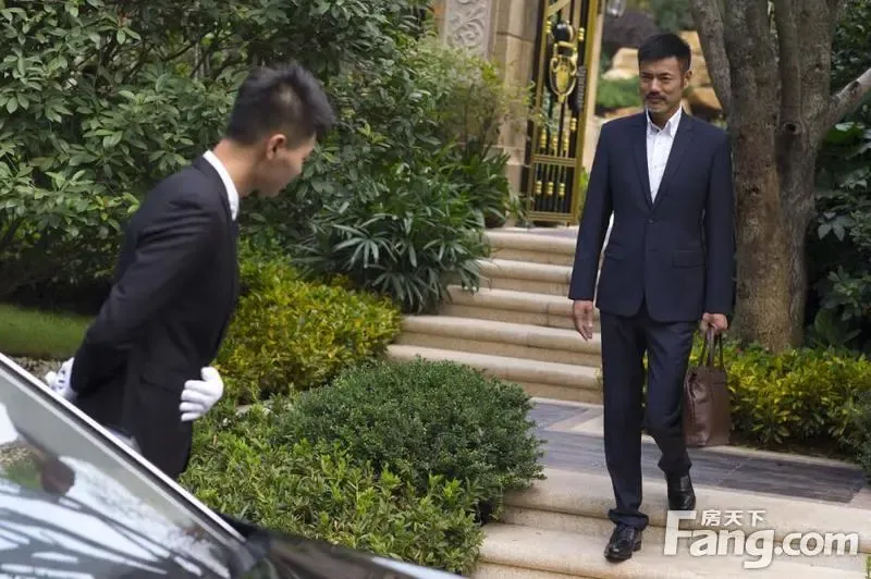 千翔物业进驻蓝湾上林院 与明星用一个豪宅管家