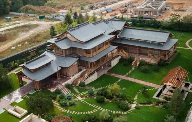 国防部长绍伊古在莫斯科郊外兴建了一座价值约1200万英镑的"奢华宫殿"