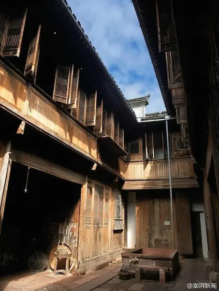 200年中派古建因离迁废弃 被运往美国重建