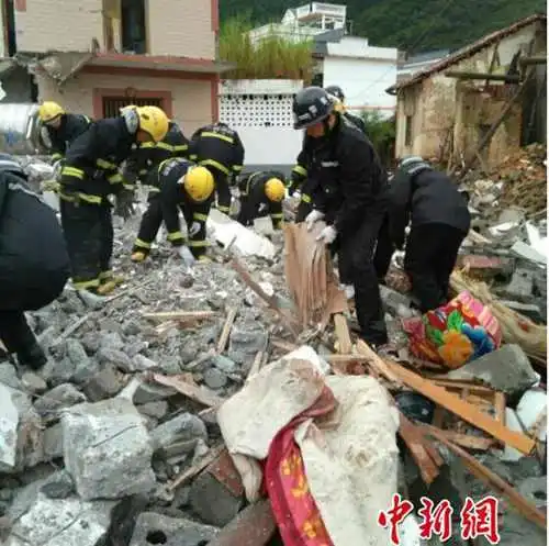 广西一楼房爆炸倒塌致4人死 系屋主私制炸药所致