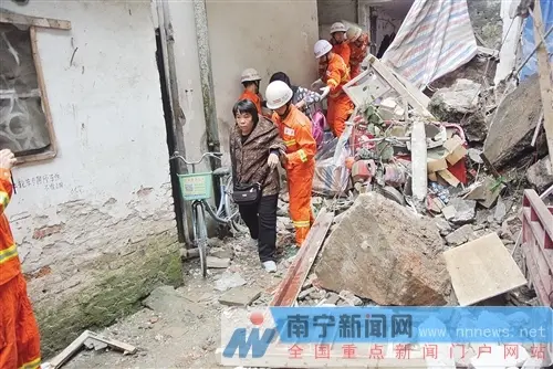 石从天降砸穿酒店损毁民房 阳朔西街遭遇惊魂一刻