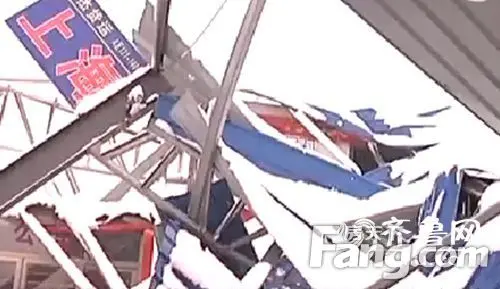 大雪压塌临沂物流园厂房 业主:晚跑一会就死