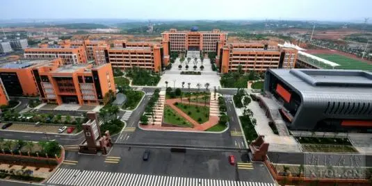 北大培文九华实验中学实景