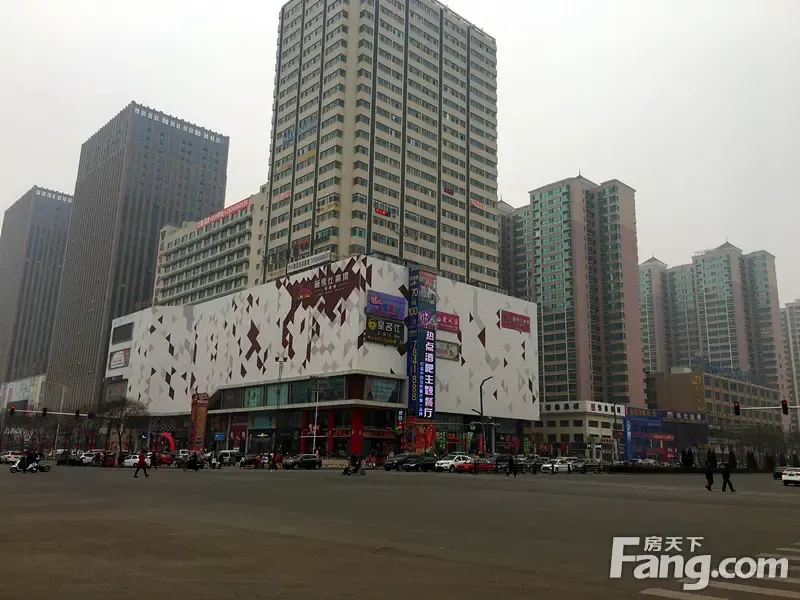 我们都知道,小店镇繁华的街道是康宁街,在这里有万马仕广场以及万马仕