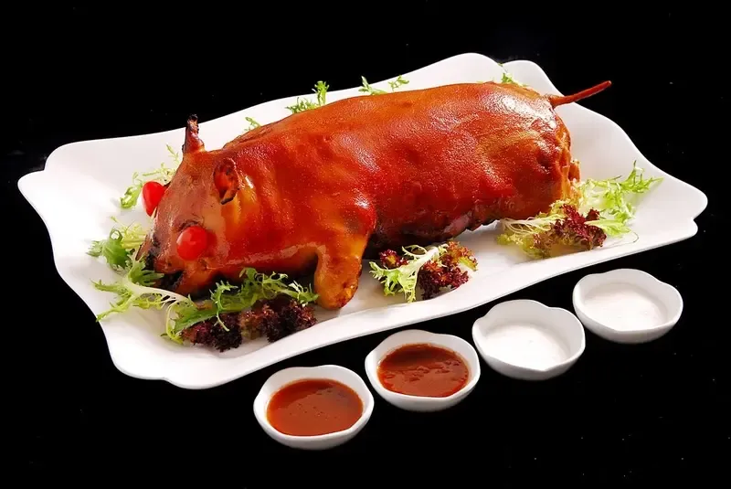 本周末海通金融邀您围炉话新岁欢乐烤乳猪