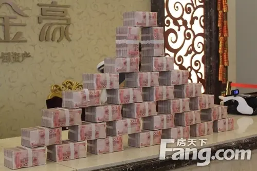 壕望海金豪现场发放三百万农民工工资