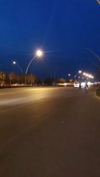 民族北路的路灯亮了 照亮了这几个楼盘的新年