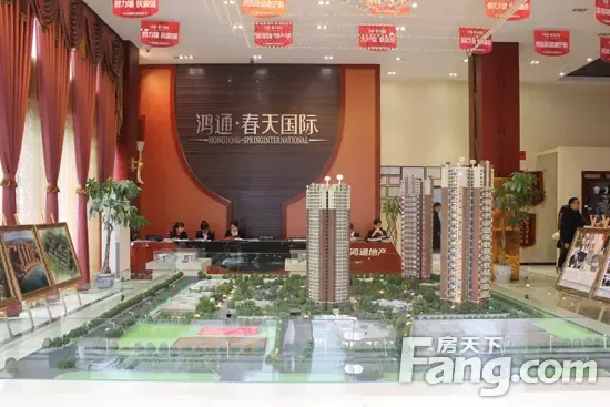 鸿通泼墨染透眉山一江春色