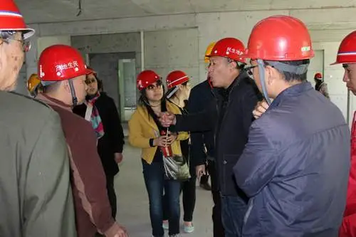 民生地产工地开放日 业主共鉴 峰景B区精工质量
