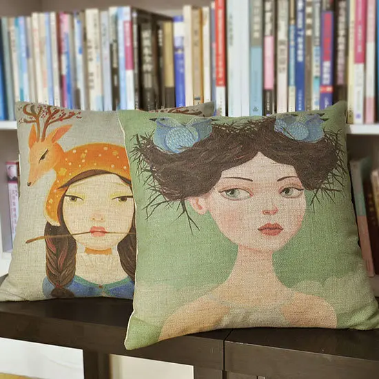 绚丽多彩的9款手绘抱枕