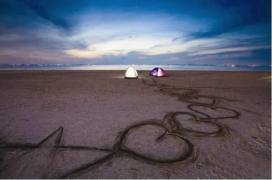 世茂龙湾马代风情沙滩尽享露营浪漫