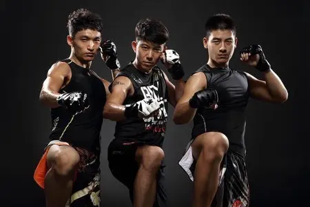 【济南】项目 :【四月减肥新招】4.23和帅气教练一块炫酷搏击操