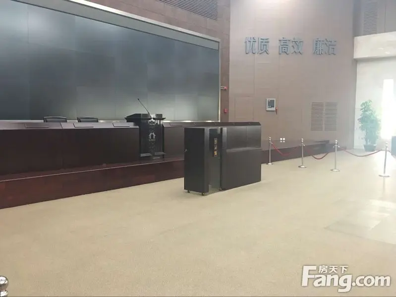 龙华现售地开拍