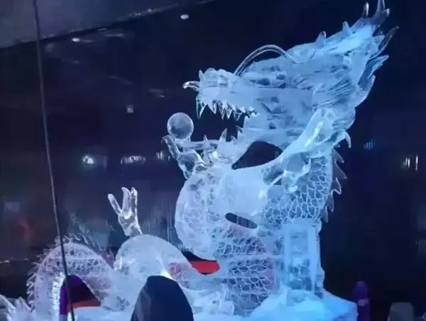 八月到海景明珠新城和冰雕来场免费约会可好