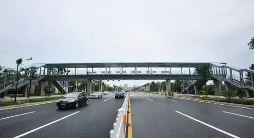 徐州首现电梯人行天桥