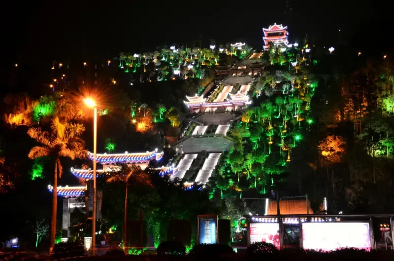 防城港市防城区江山半岛白浪滩景区旁4008132766 转 716248在售住宅