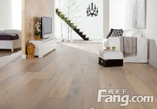 实木地板贵不贵，实木地板和复合地板的区别 - 房天下装修知识