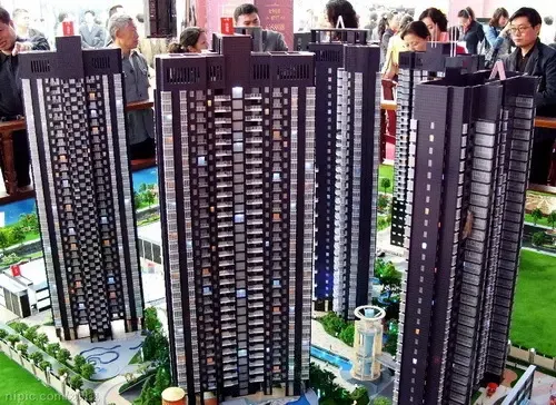 李嘉诚时隔四年再投香港 长实对香港经济有信心