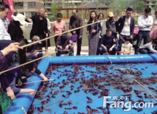 桂林奥林匹克花园：据说不吃螃蟹的秋天不完整