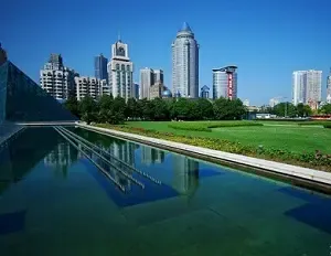 11月25日土拍：广州73亿再卖8宗地 宅地设高限价